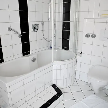 Weber Hotel 3*