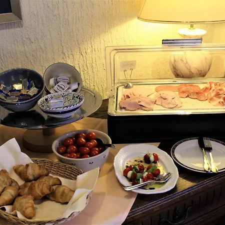 Отель Und Weber